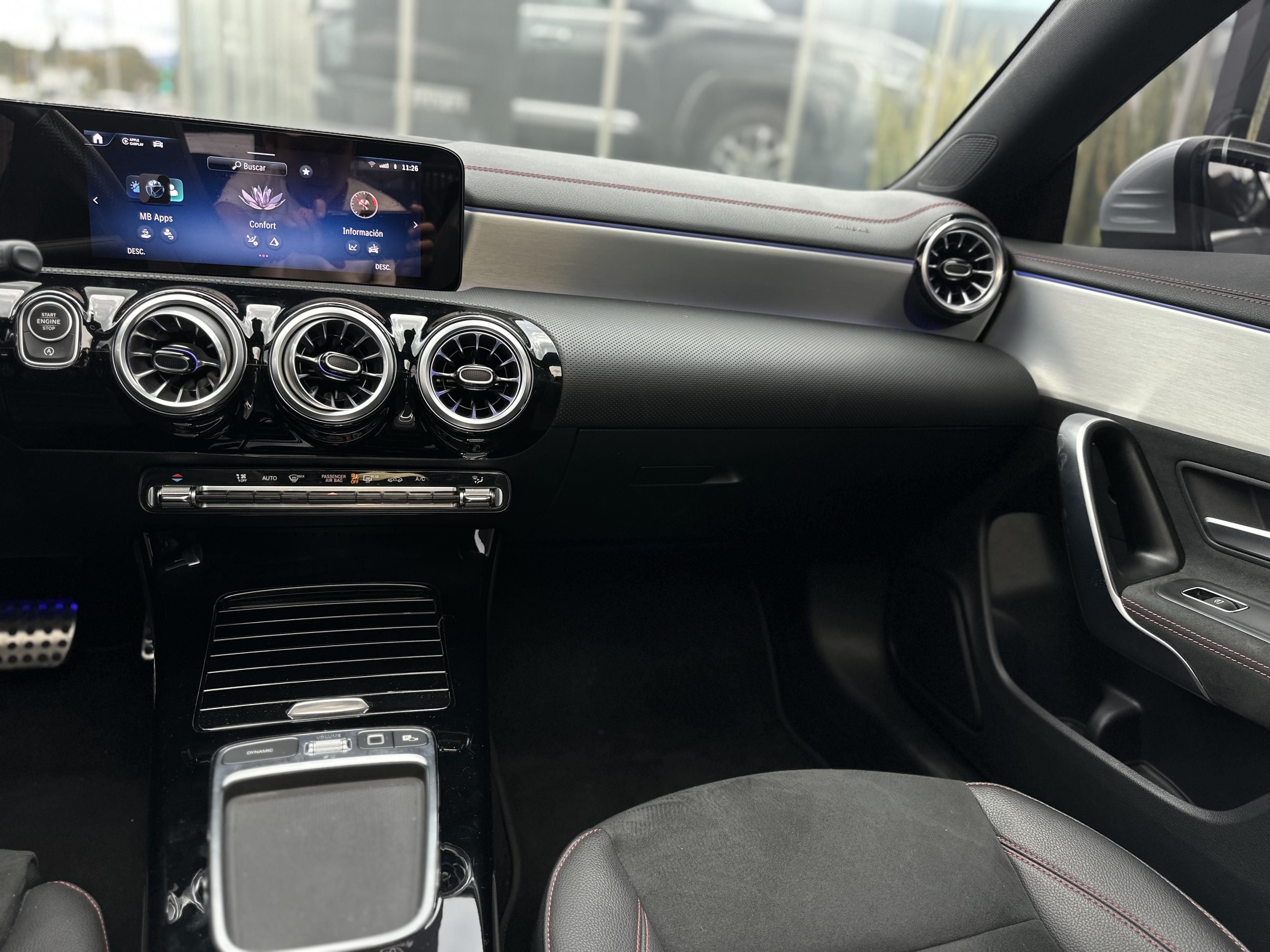 MERCEDES-BENZ CLA250 4MATIC 2025