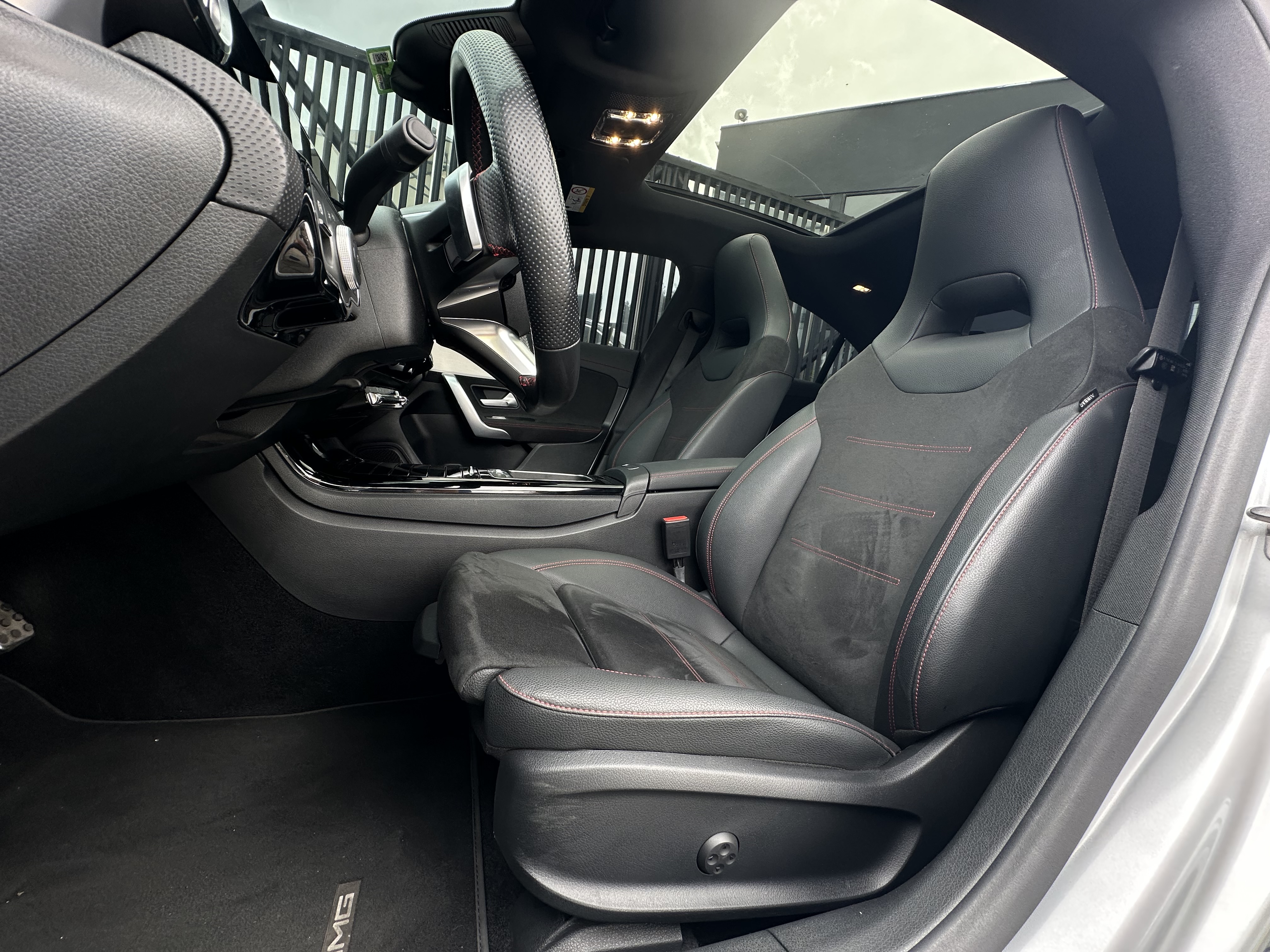 MERCEDES-BENZ CLA250 4MATIC 2025