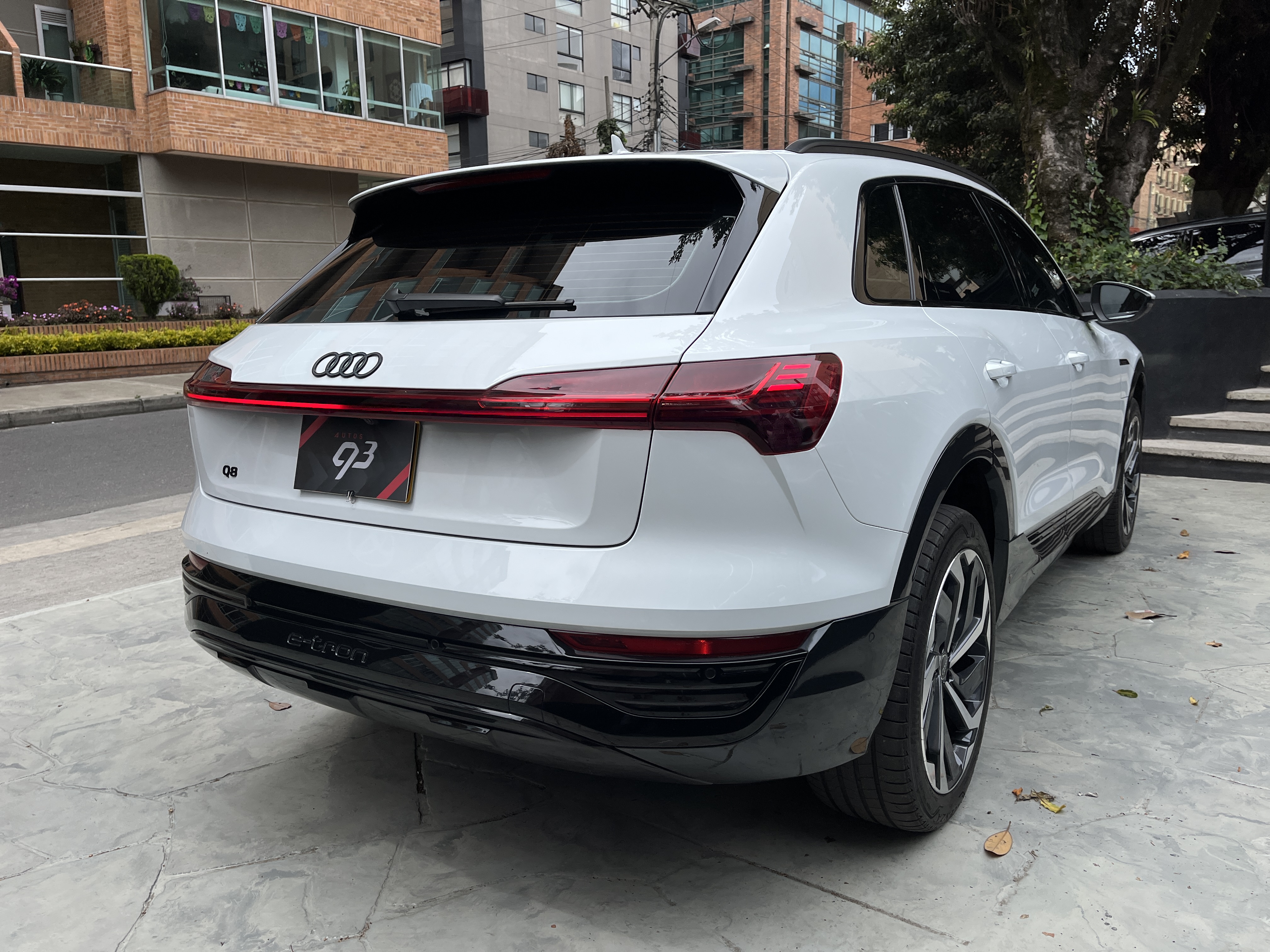 AUDI Q8 ETRON 2024