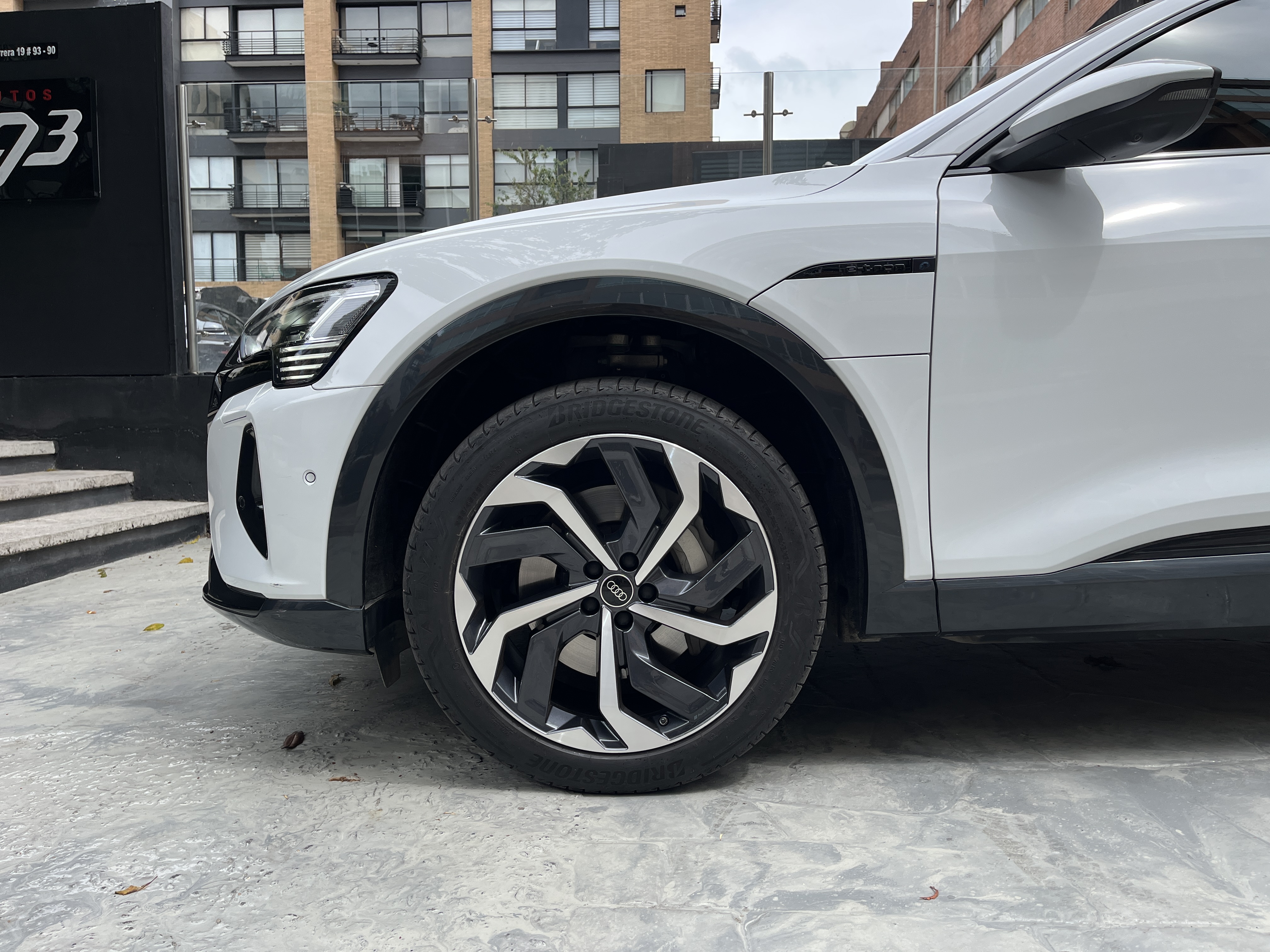 AUDI Q8 ETRON 2024