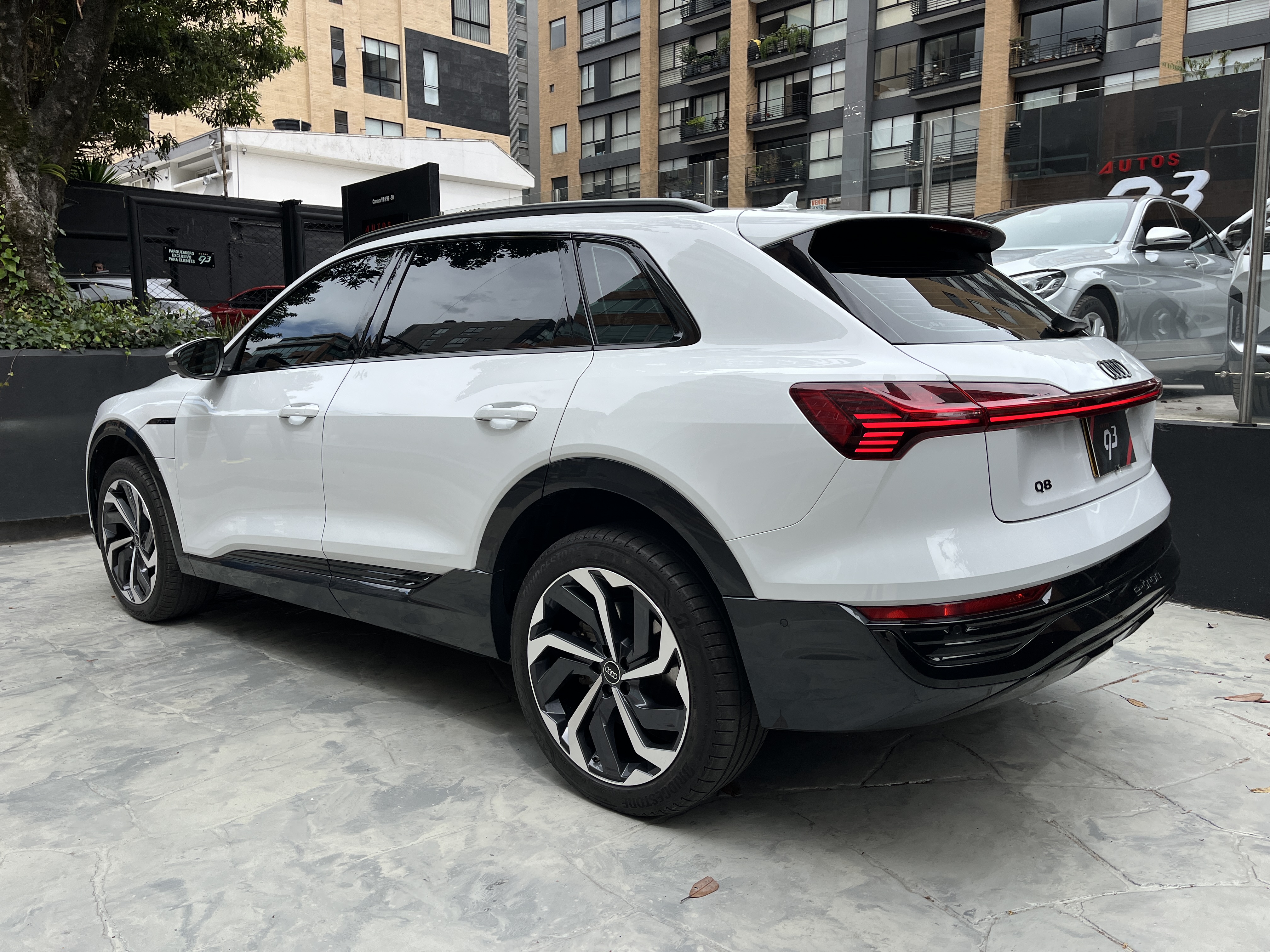 AUDI Q8 ETRON 2024