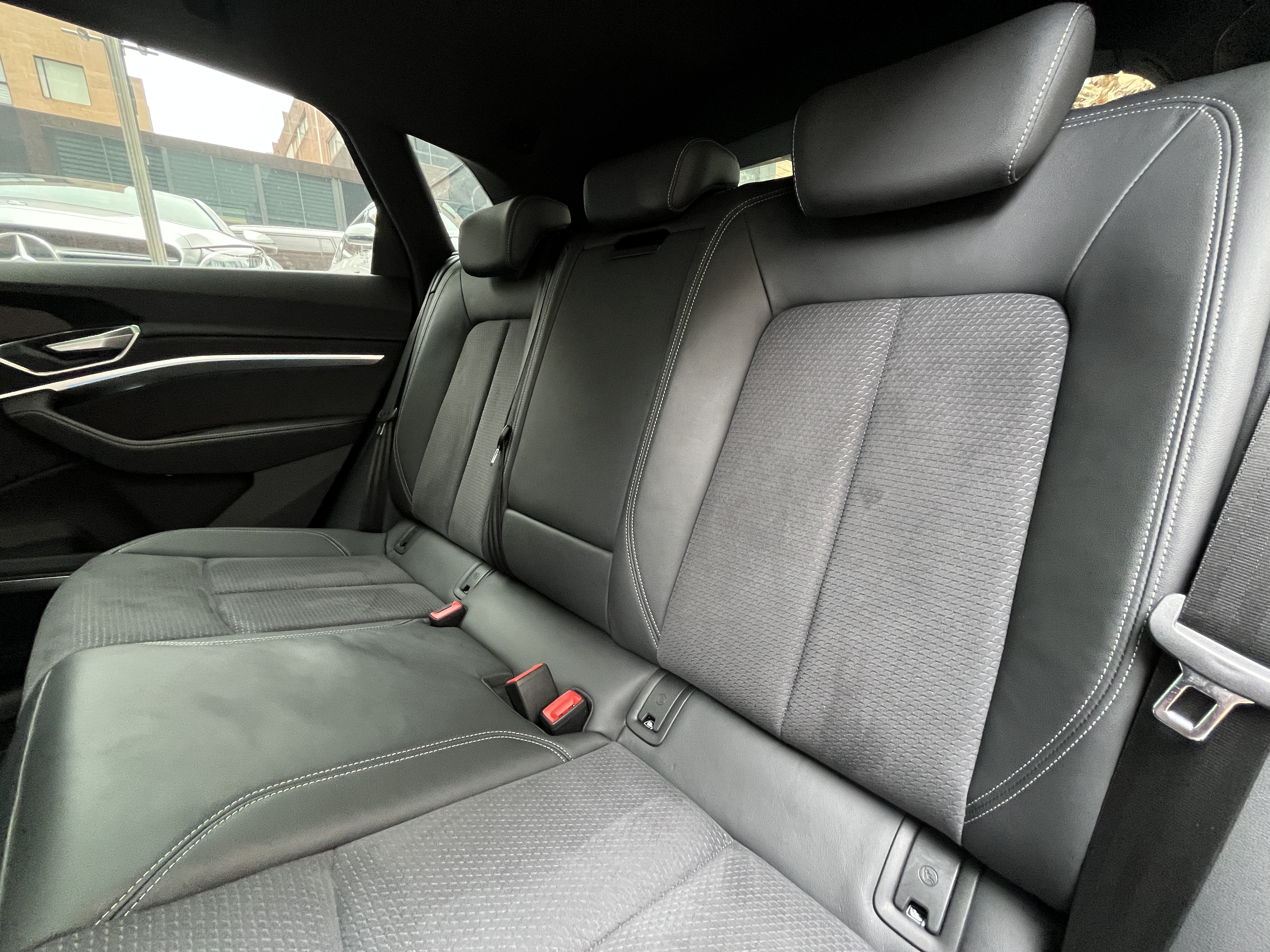 AUDI Q8 ETRON 2024