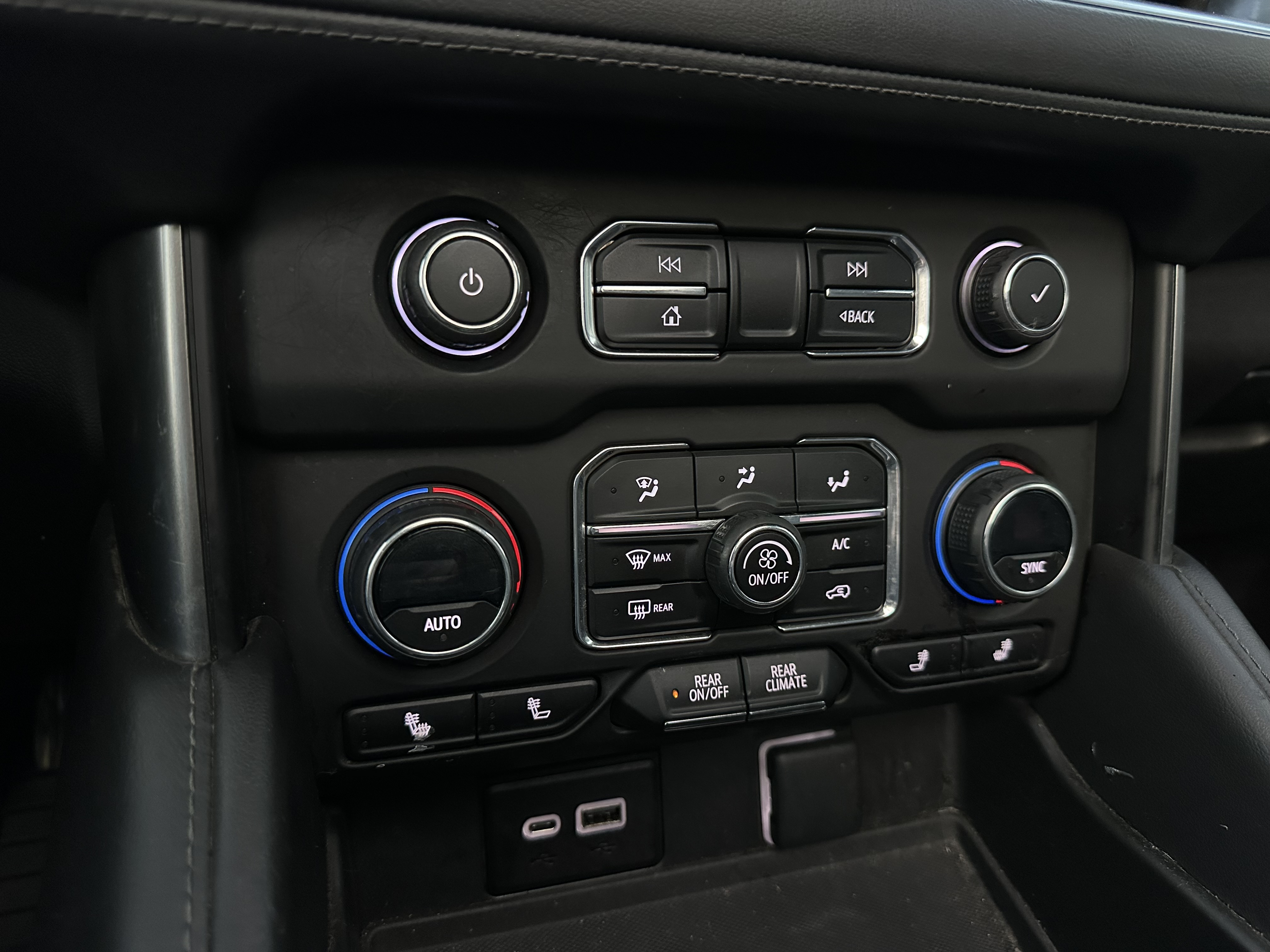 CHEVROLET TAHOE Z71 2023