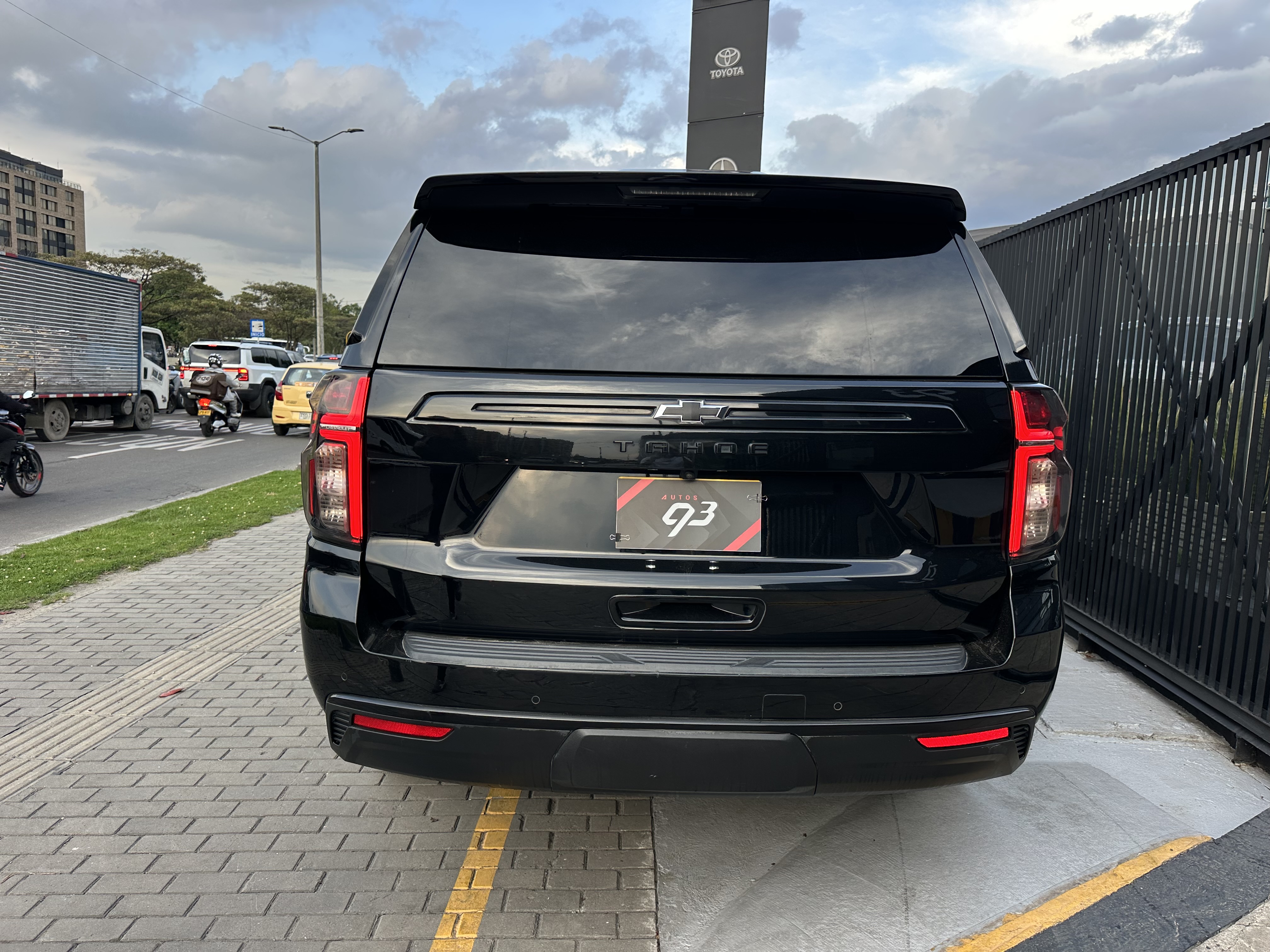 CHEVROLET TAHOE Z71 2023