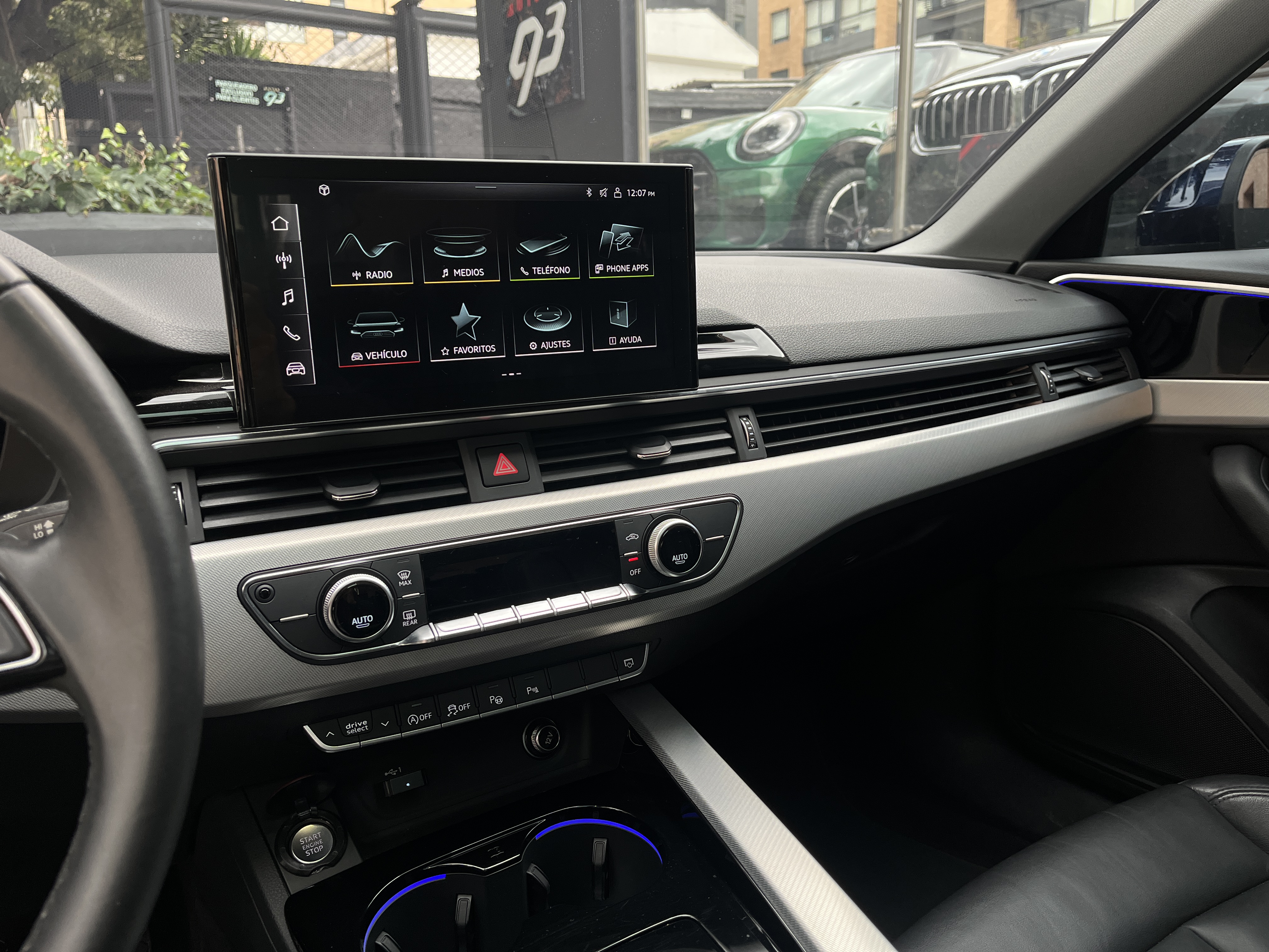 AUDI A4 2023