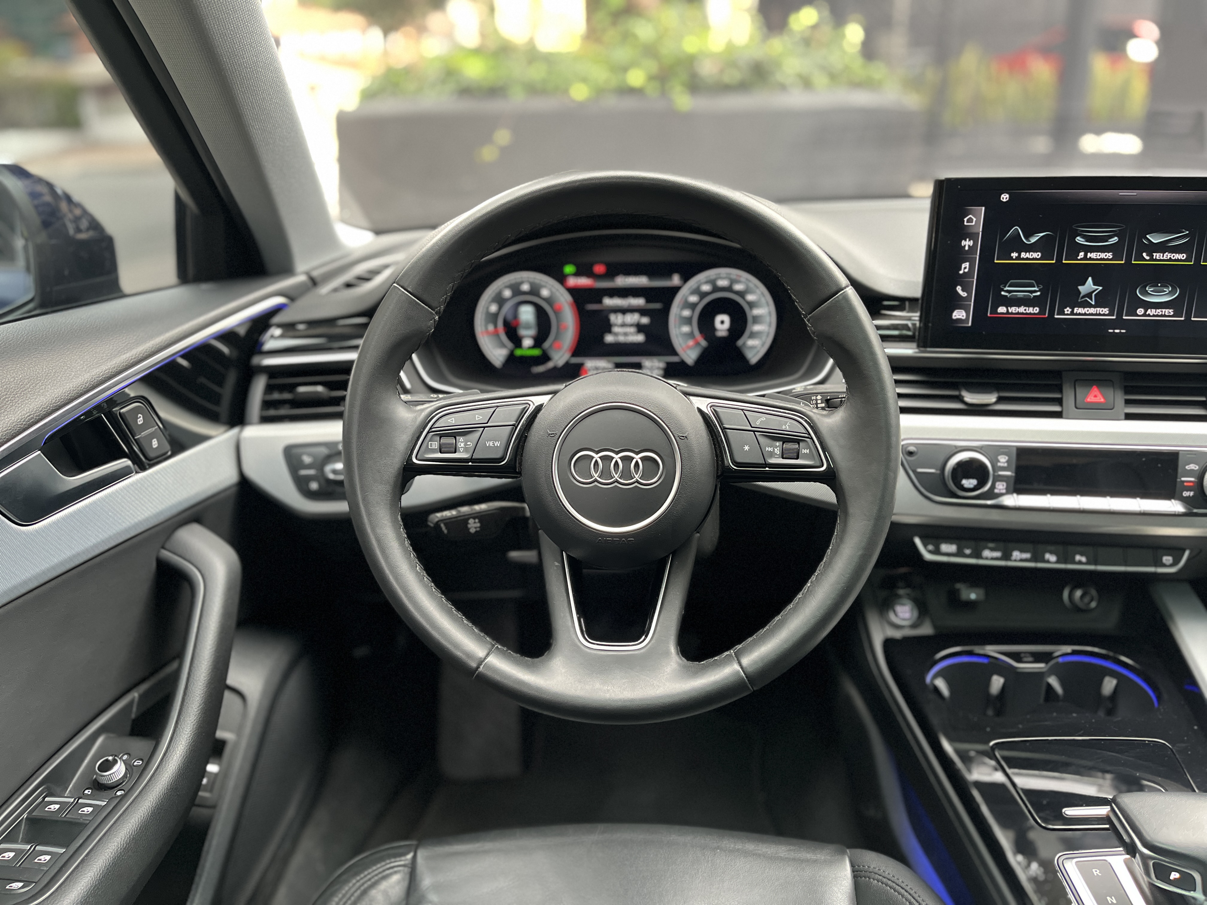 AUDI A4 2023