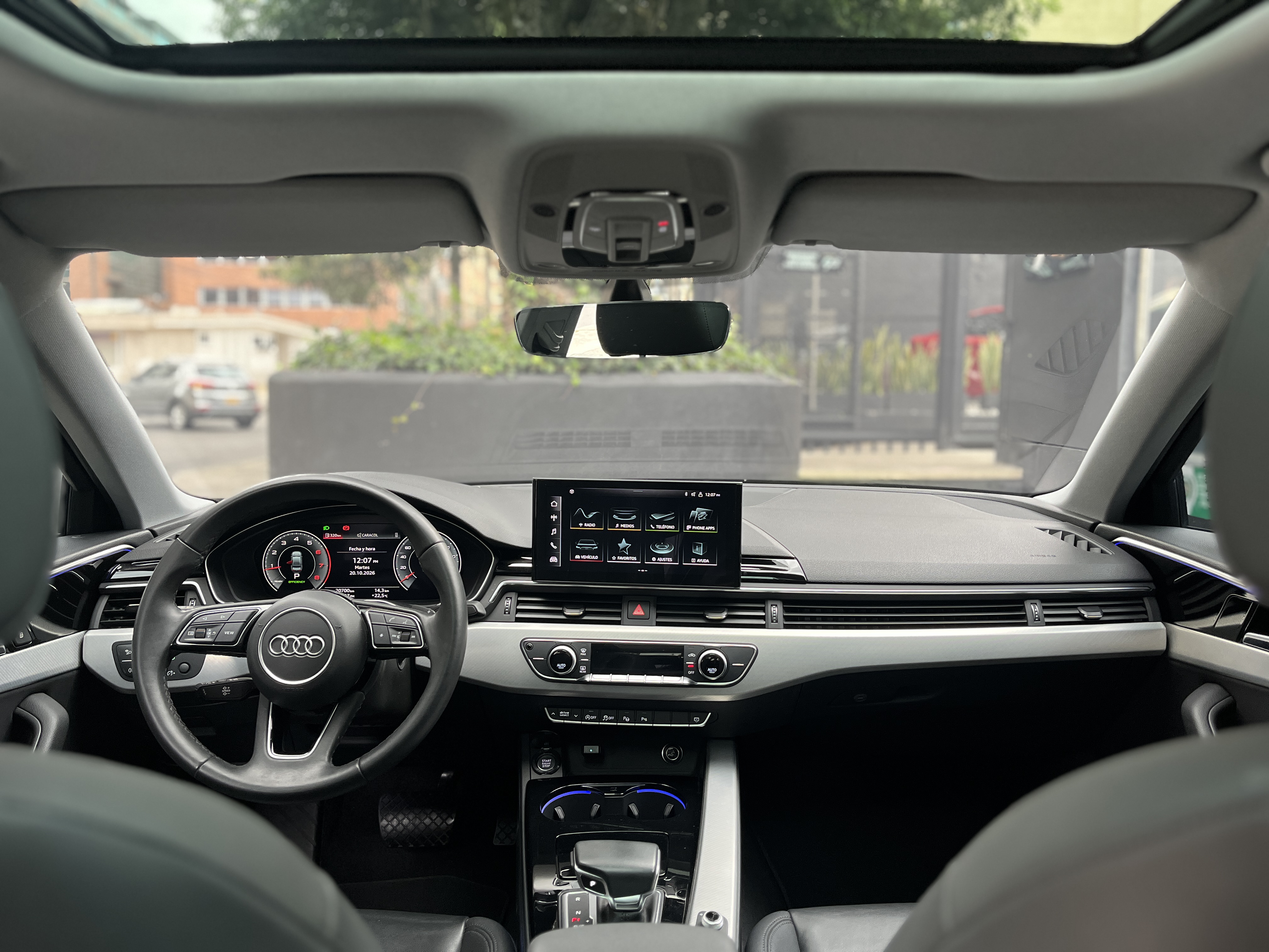 AUDI A4 2023