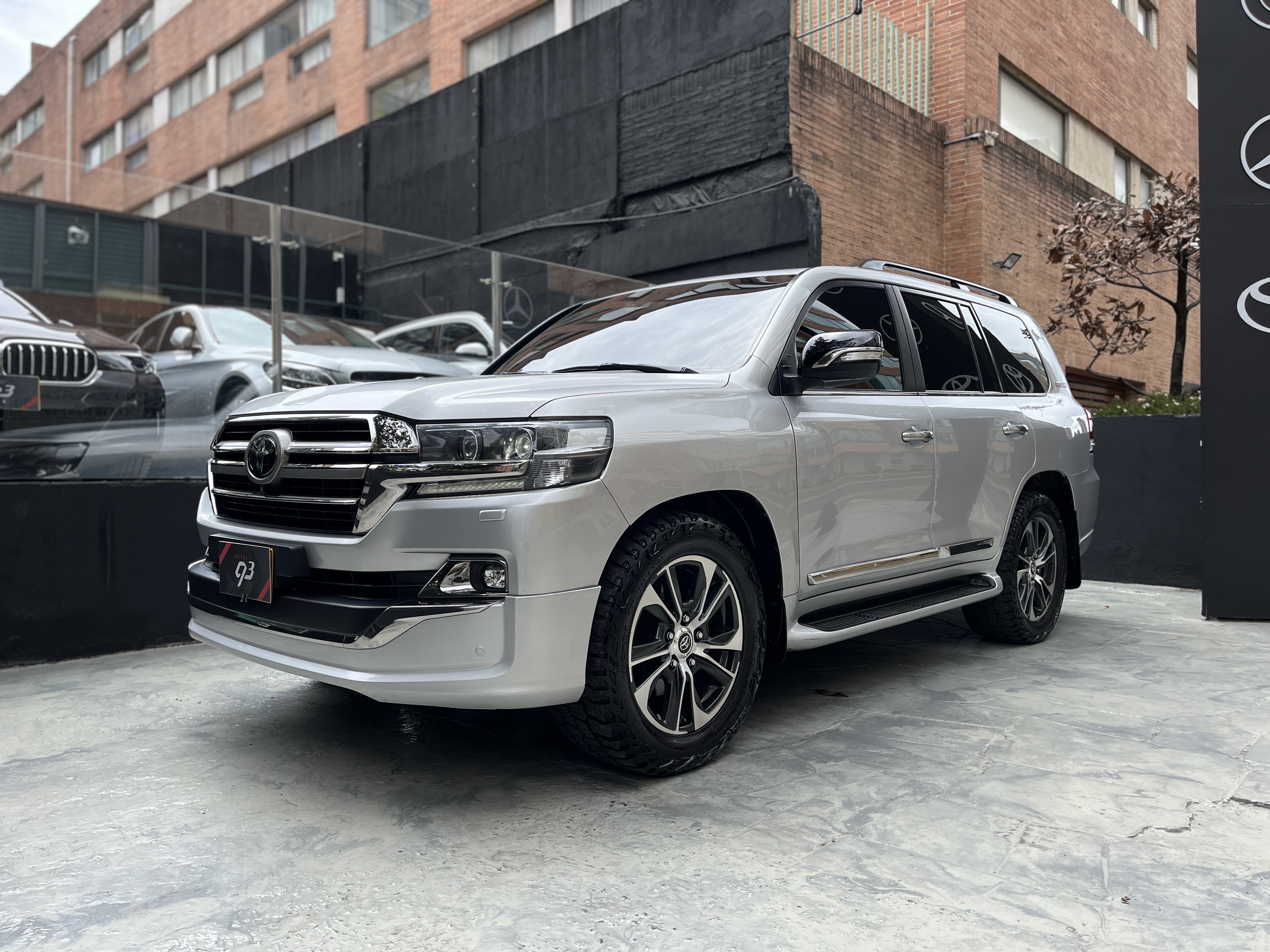 TOYOTA LAND CRUISER 200 2021