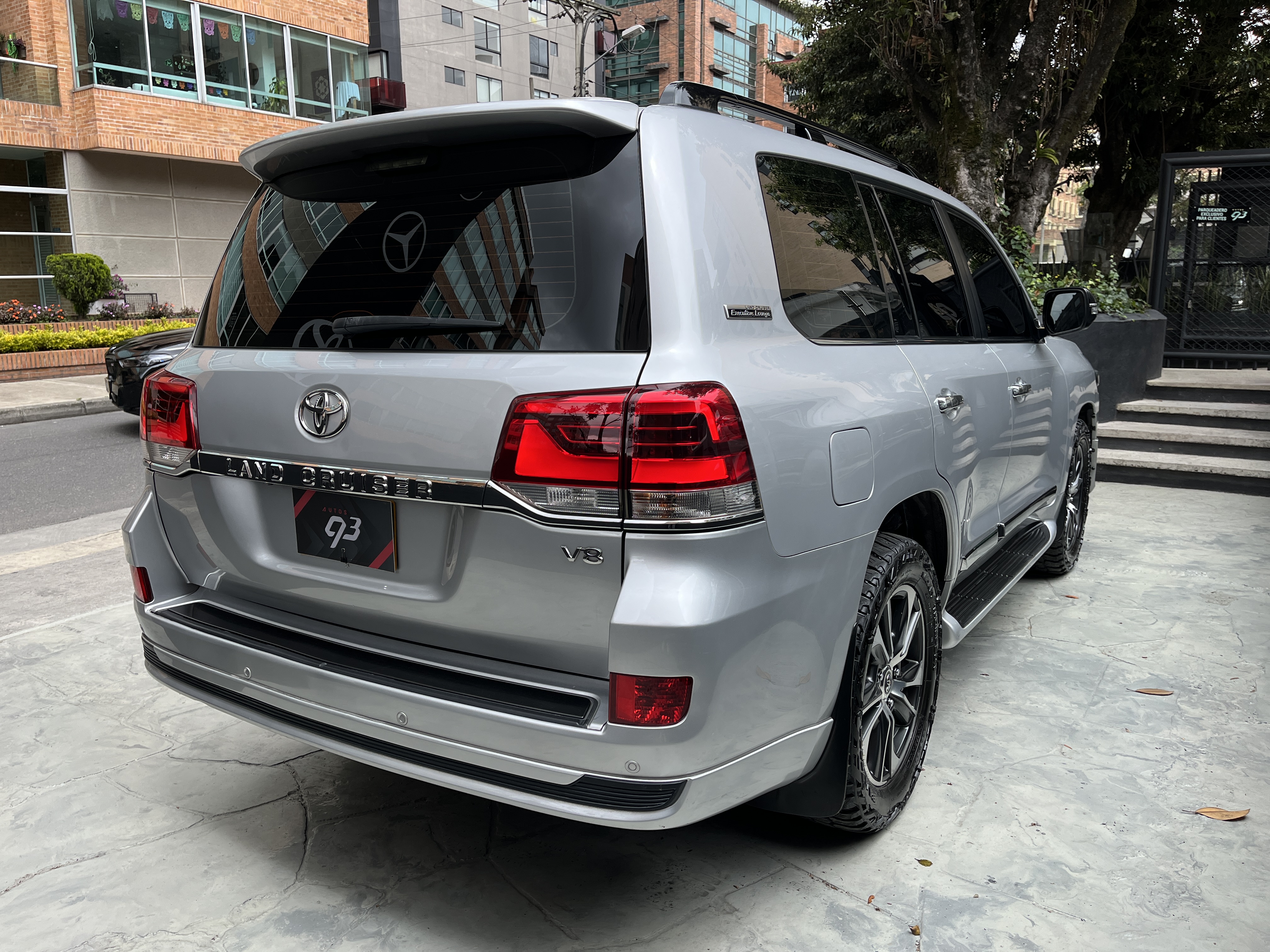 TOYOTA LAND CRUISER 200 2021
