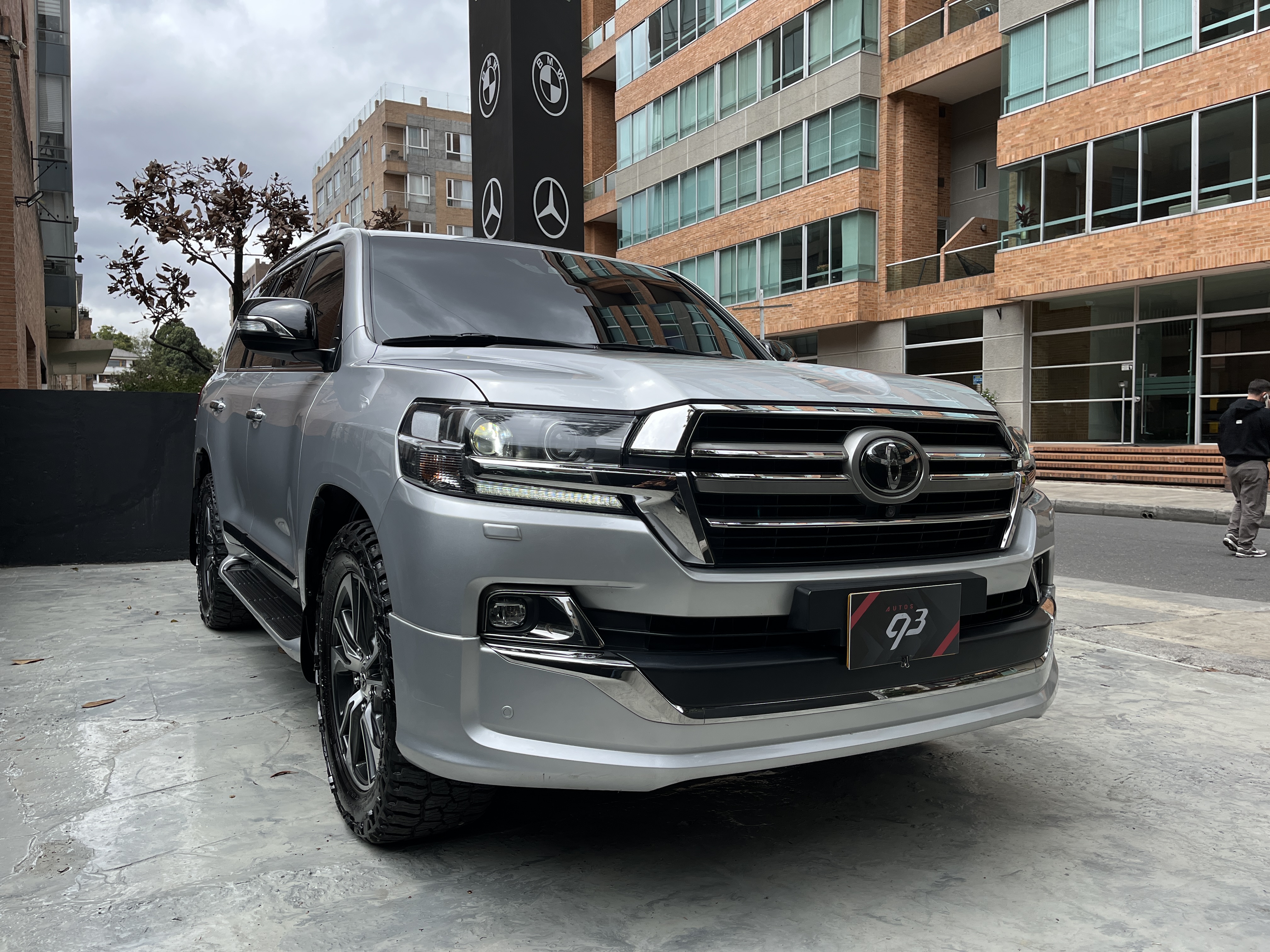 TOYOTA LAND CRUISER 200 2021