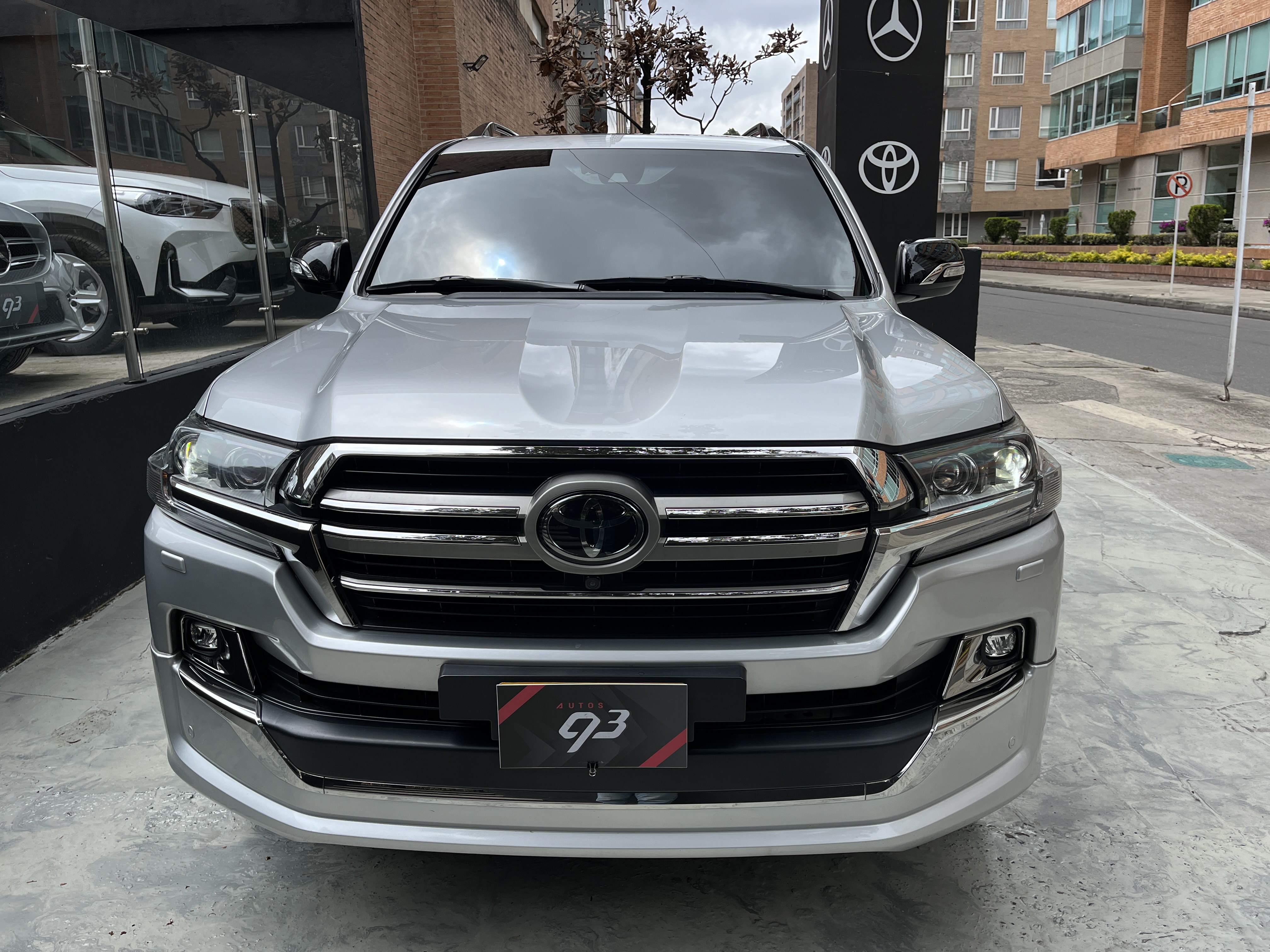 TOYOTA LAND CRUISER 200 2021