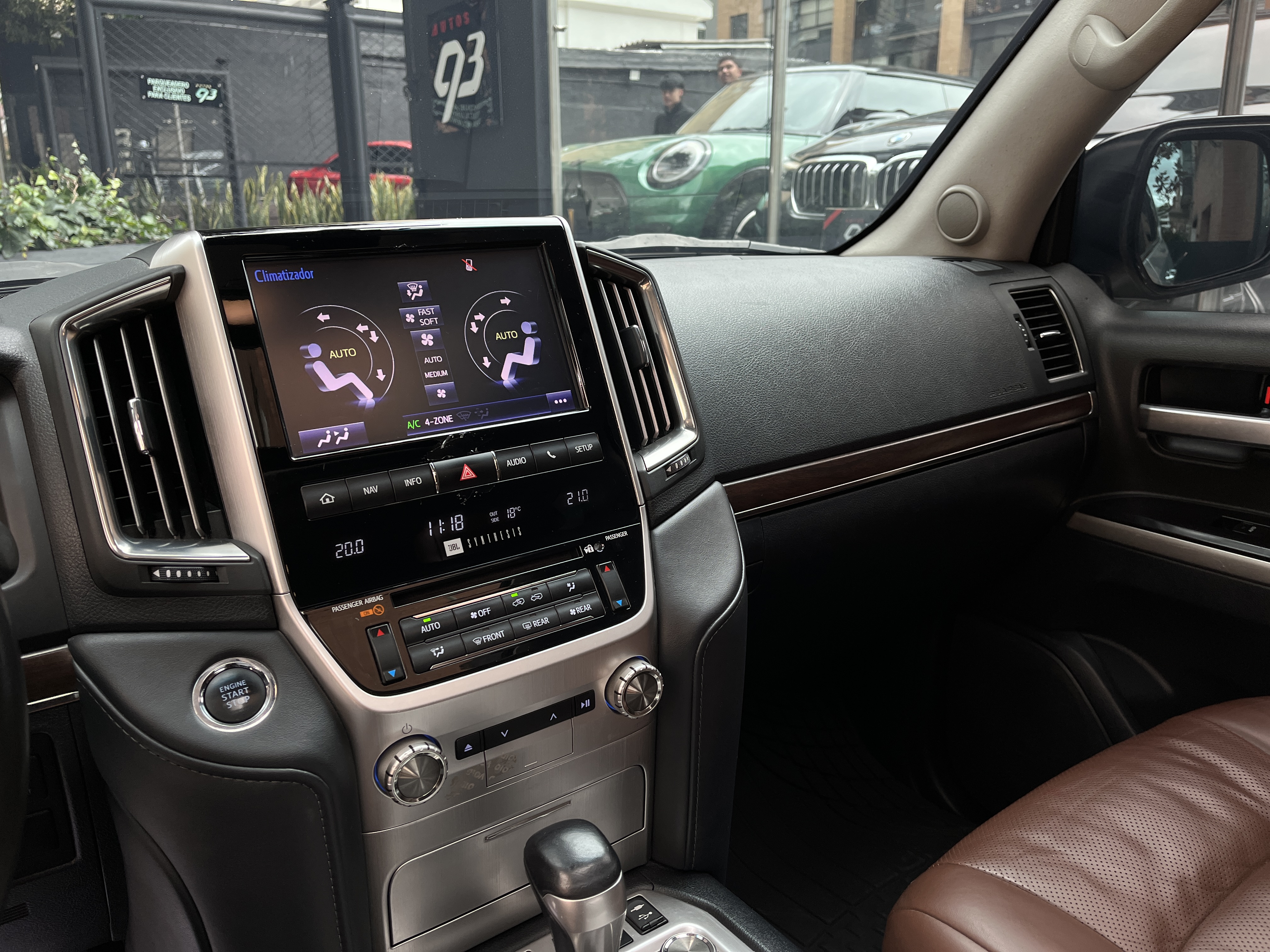 TOYOTA LAND CRUISER 200 2021