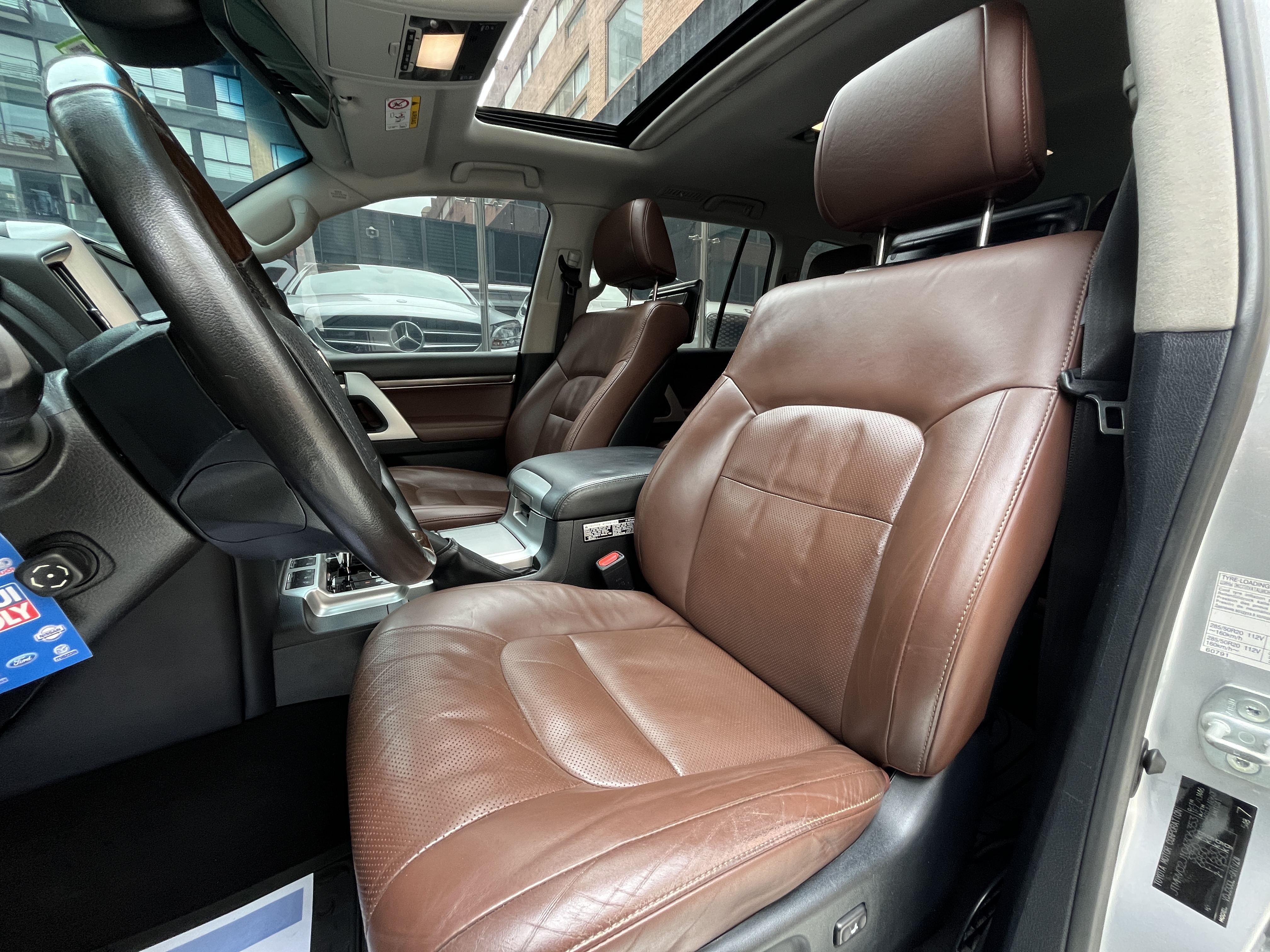 TOYOTA LAND CRUISER 200 2021