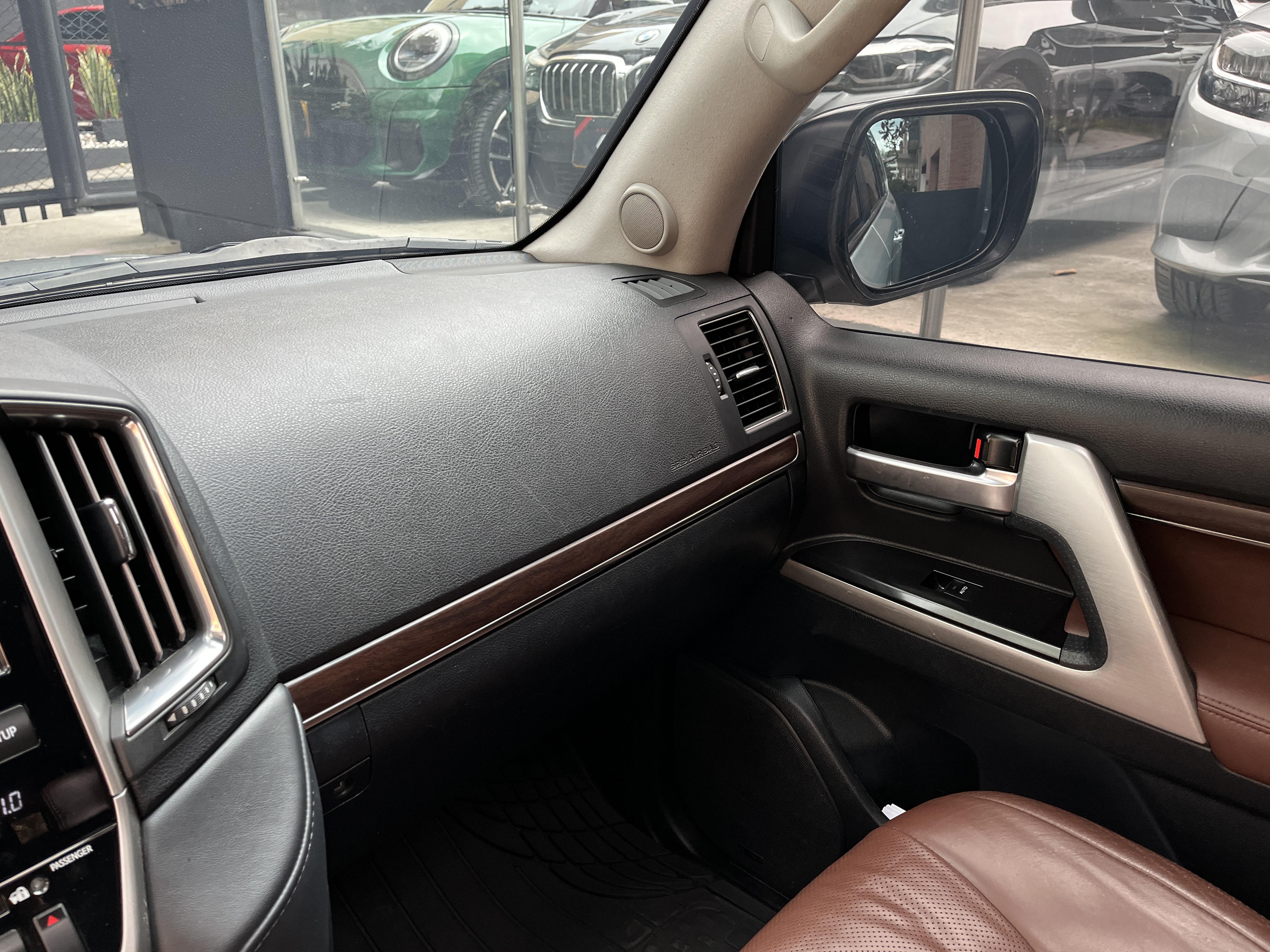 TOYOTA LAND CRUISER 200 2021