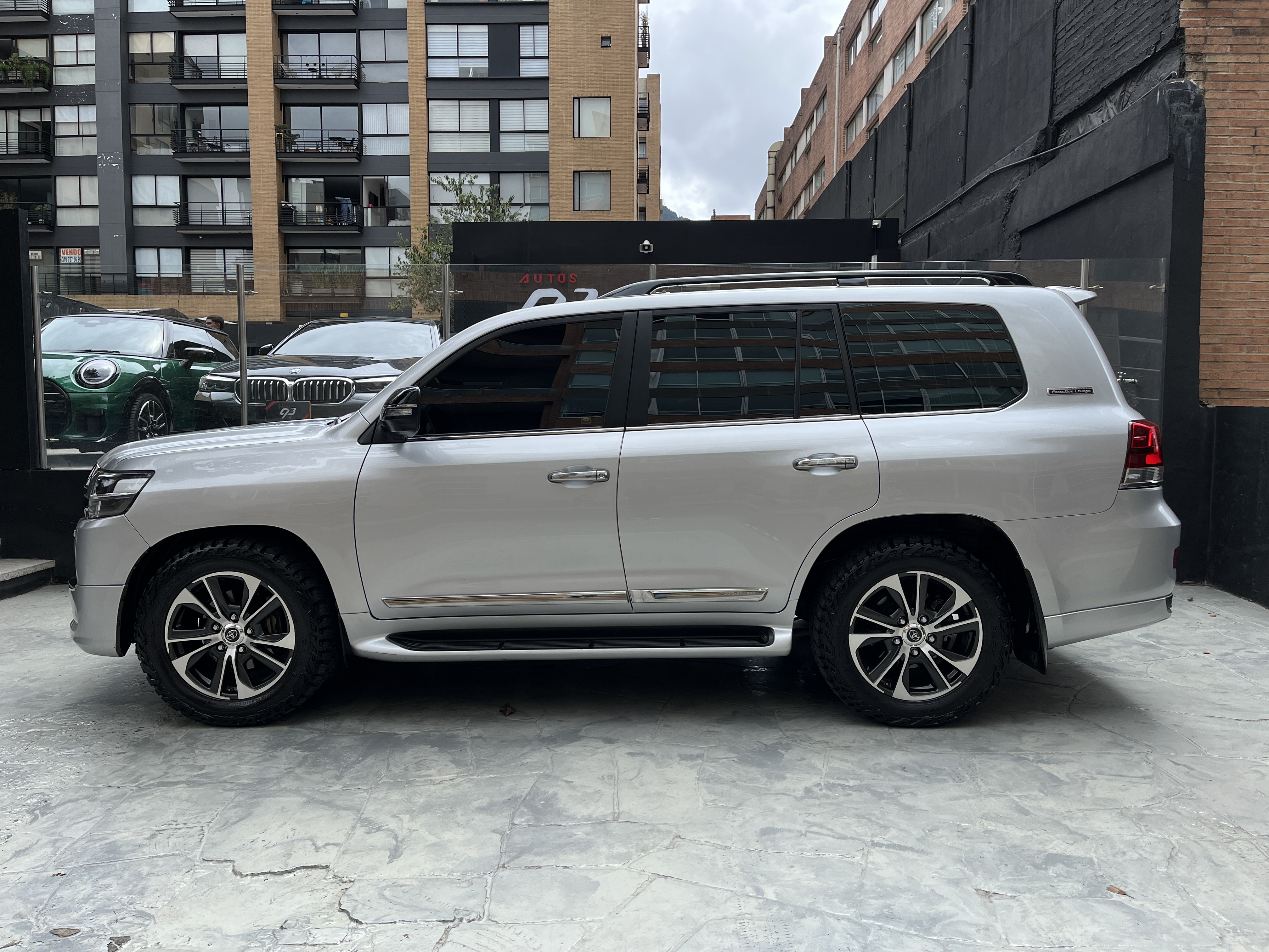 TOYOTA LAND CRUISER 200 2021