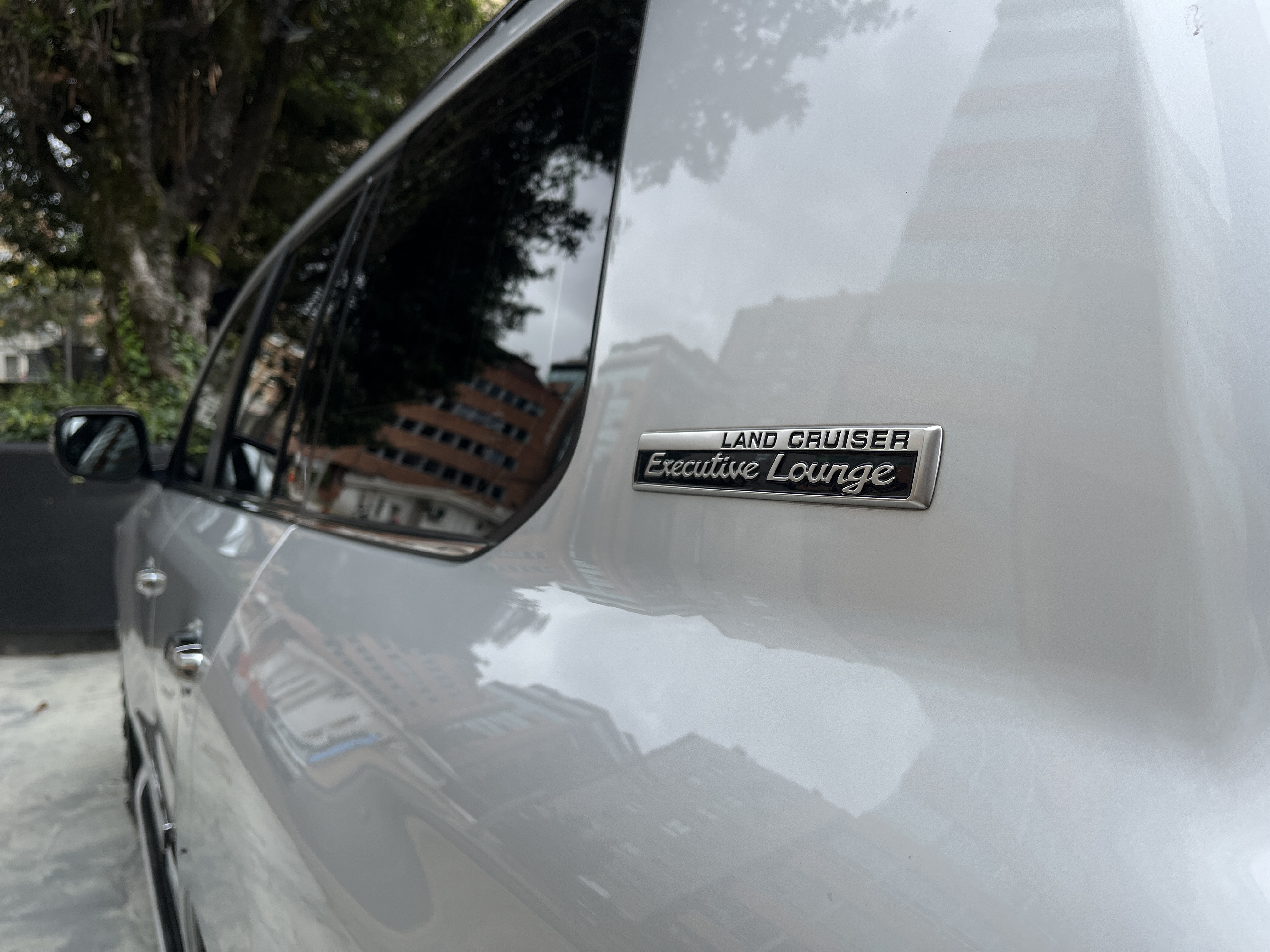 TOYOTA LAND CRUISER 200 2021