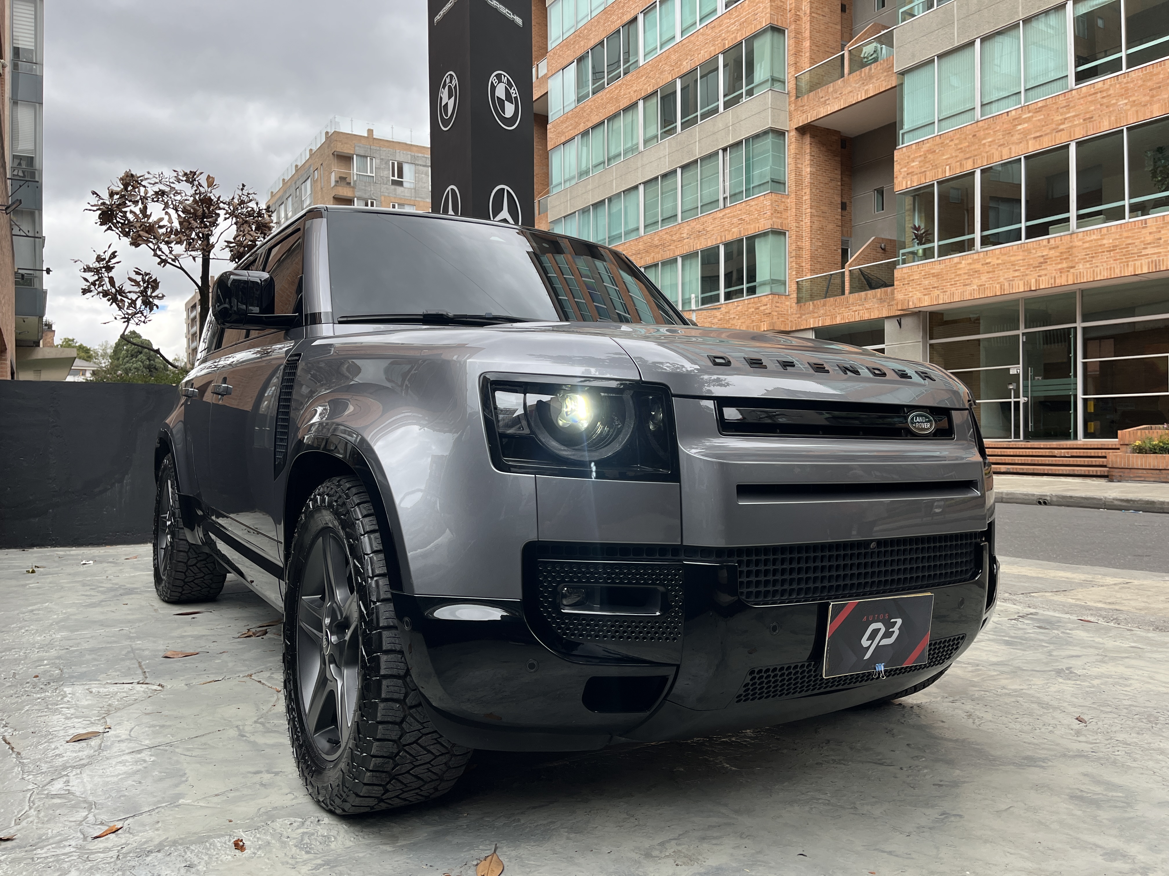 LAND ROVER DEFENDER 110 404PS 2024