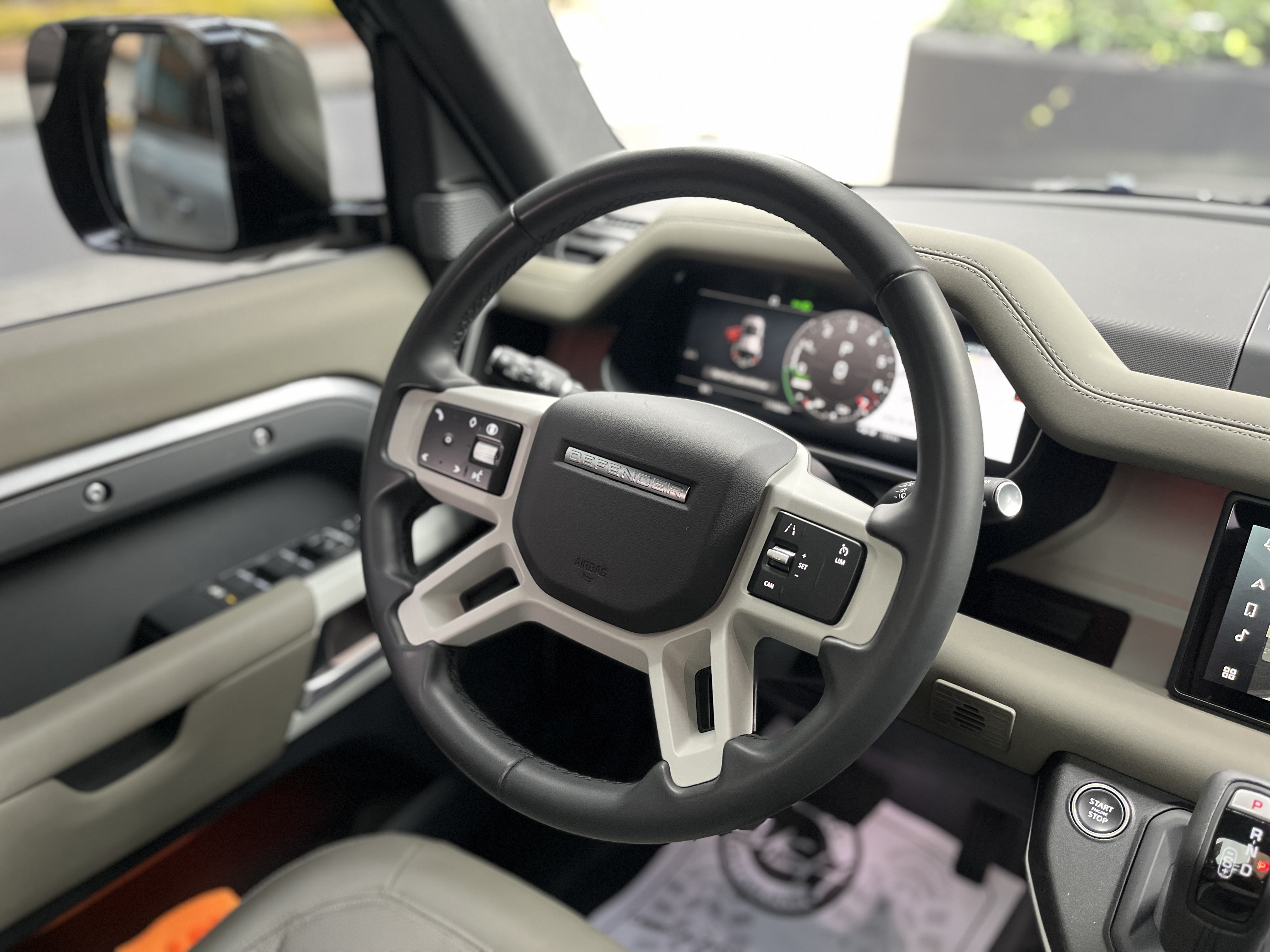 LAND ROVER DEFENDER 110 404PS 2024
