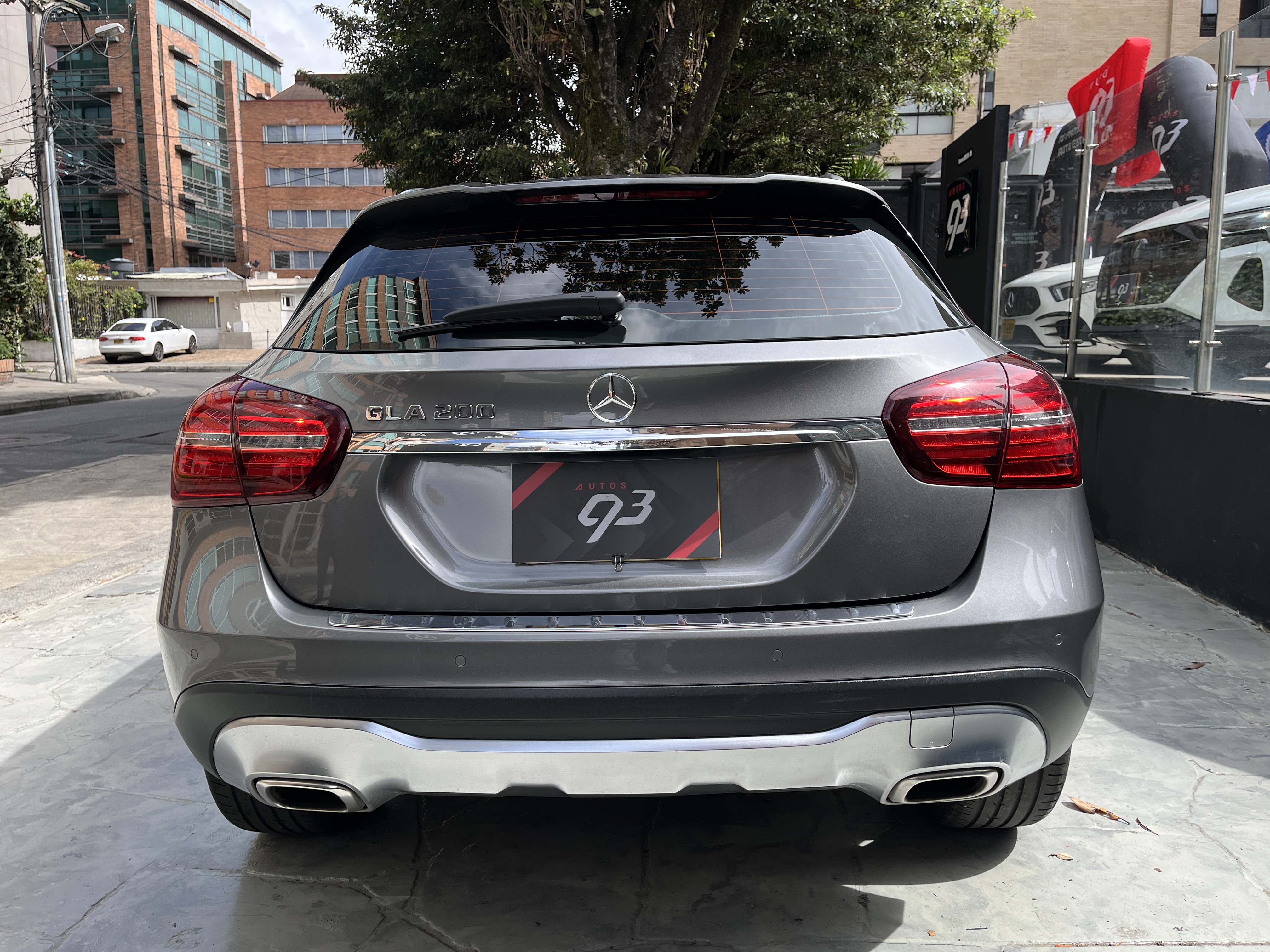 MERCEDES-BENZ GLA200 2020