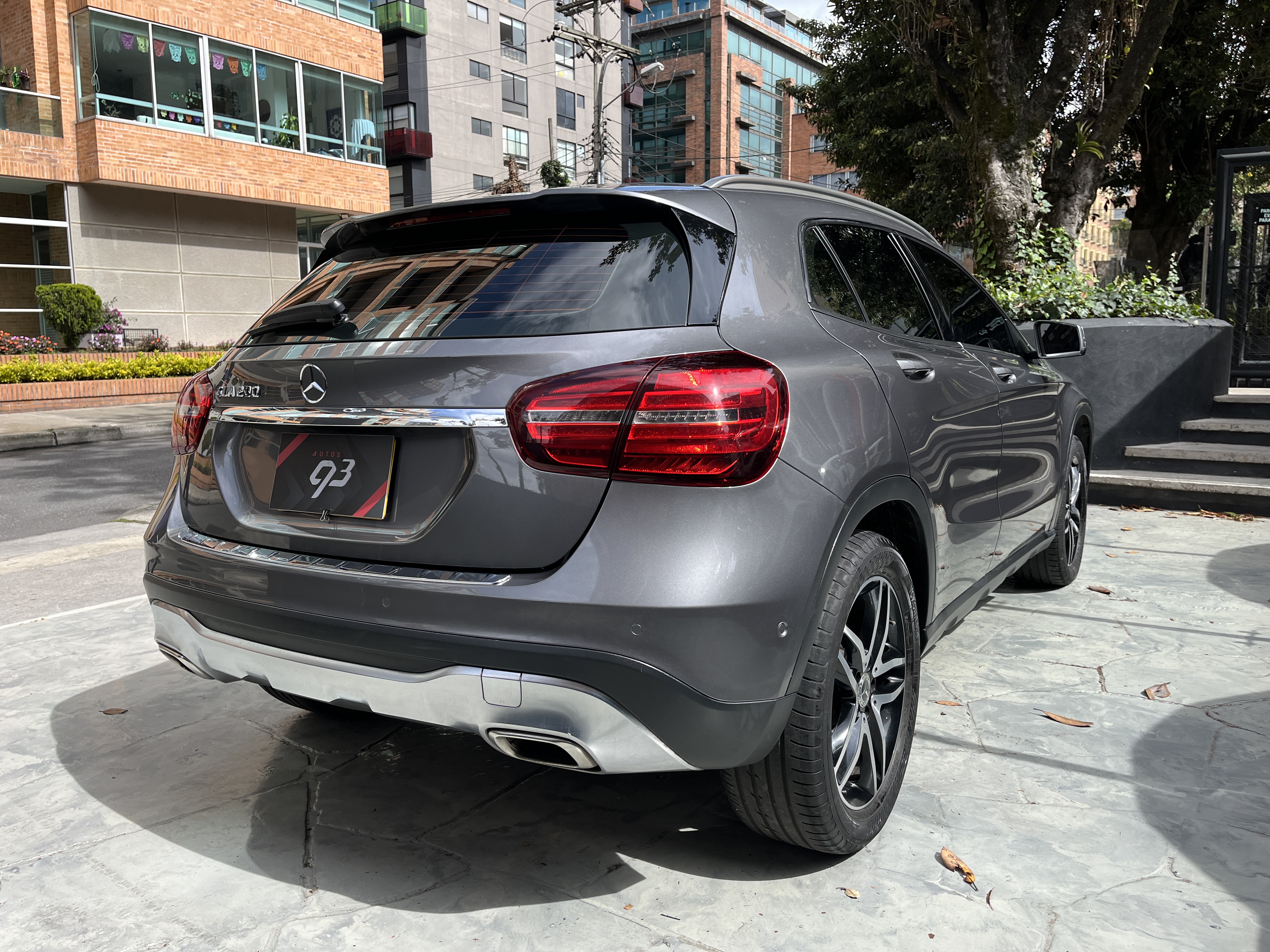 MERCEDES-BENZ GLA200 2020