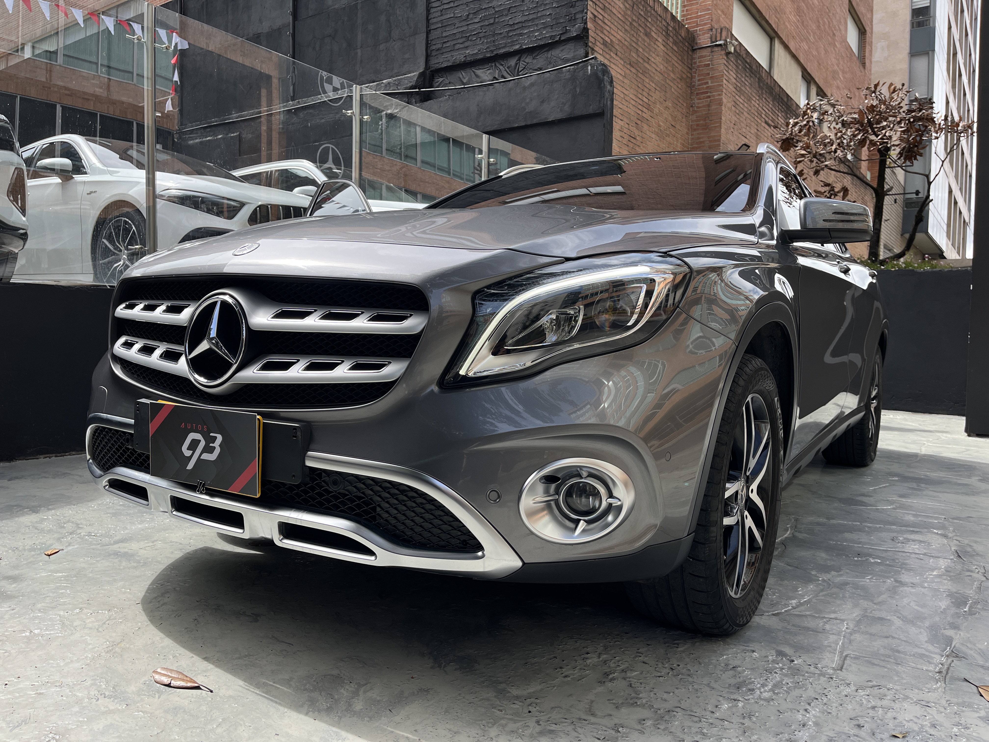 MERCEDES-BENZ GLA200 2020