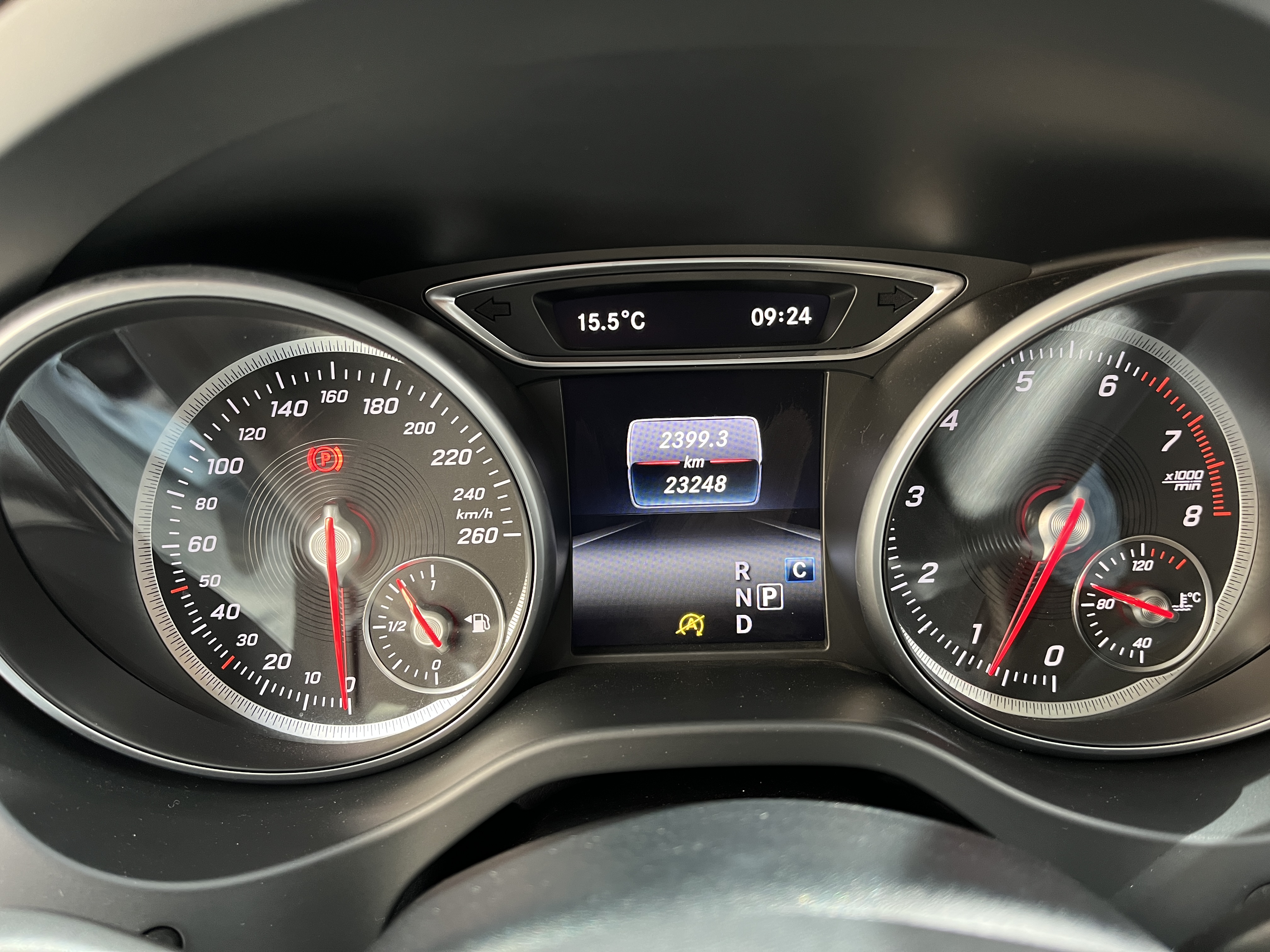 MERCEDES-BENZ GLA200 2020