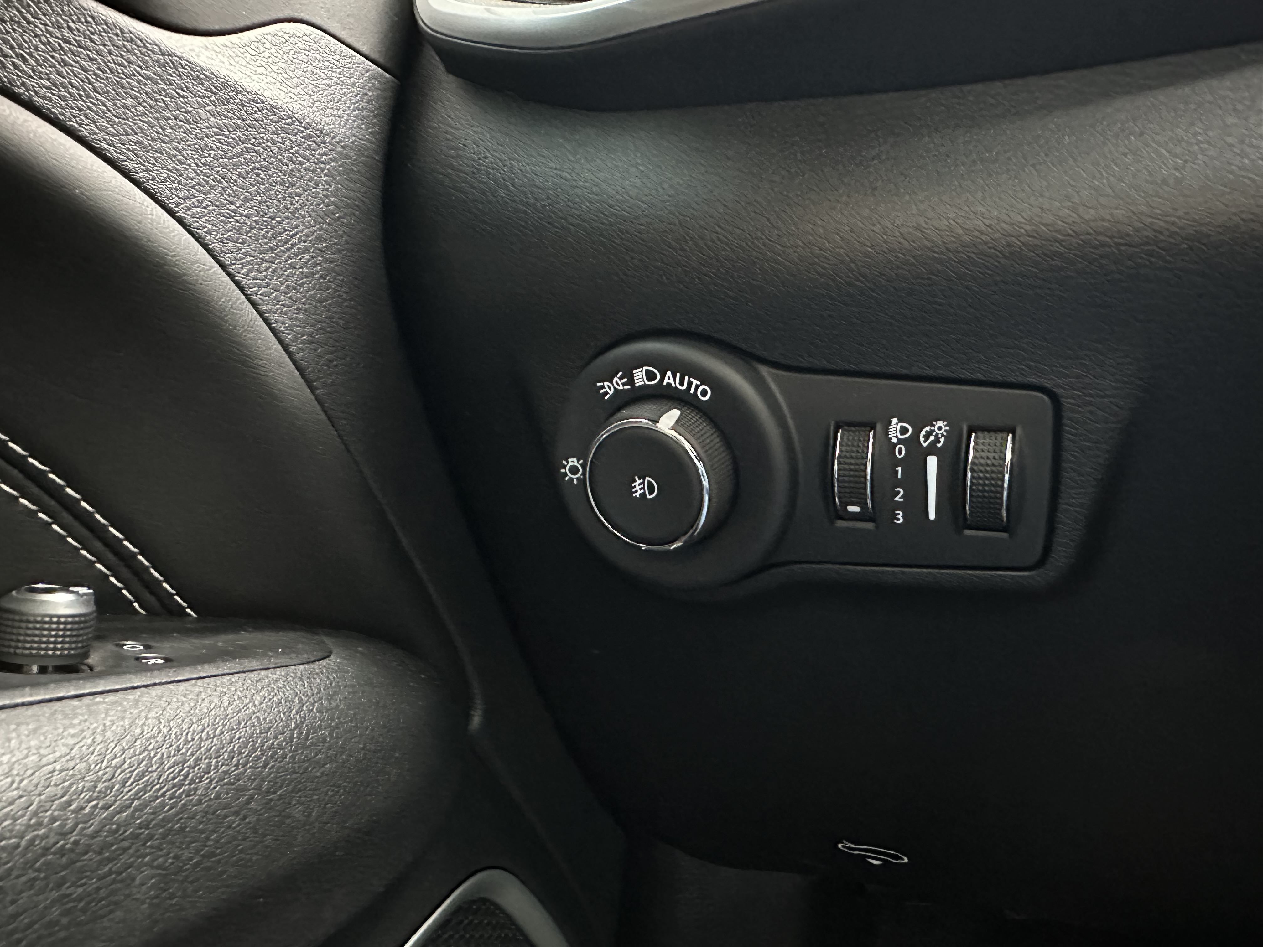 JEEP COMPASS LONGITUDE 2025